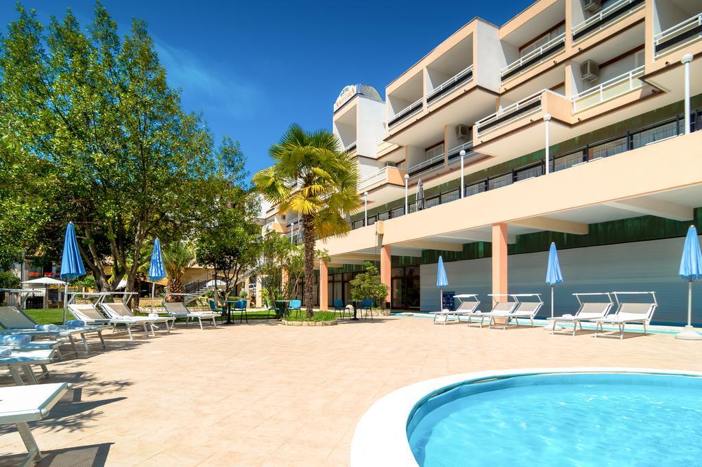 Hotel Amfora Rabac Exterior foto