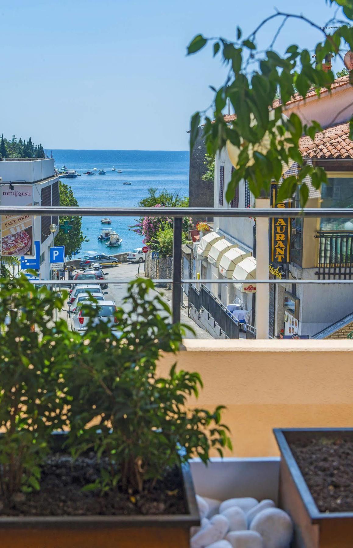 Hotel Amfora Rabac Exterior foto